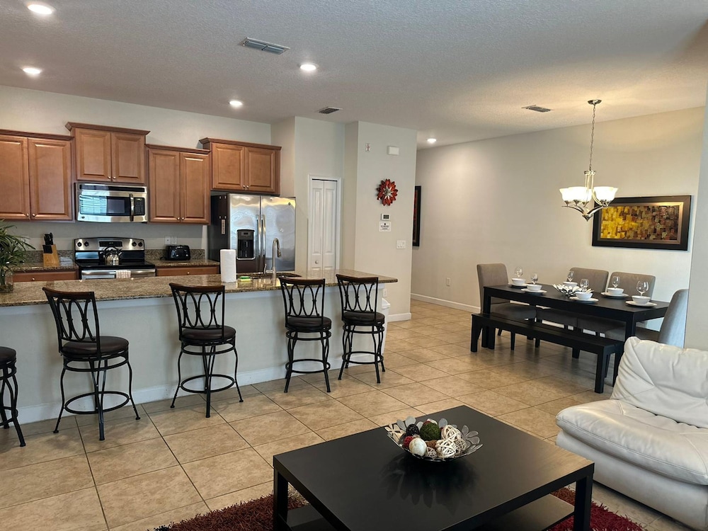 Spacious 4BR Home With Private Pool Near Disney, Billede 10