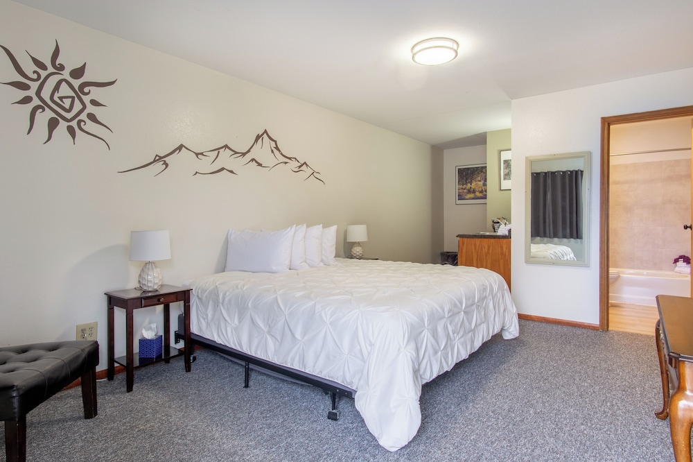Standard Room, 1 Queen Bed, Mountain View photo 1