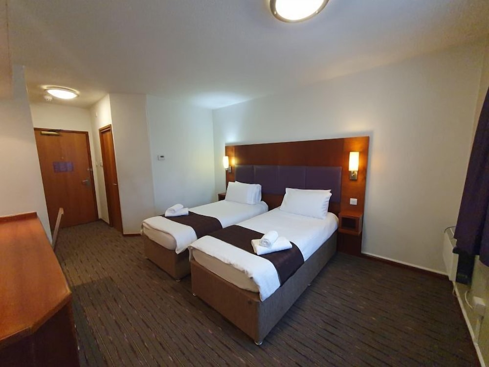 Standard Twin Room - Photo 11