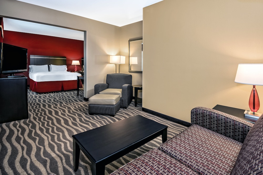Suite, 2 Queen Beds (Living Area) - Photo 3