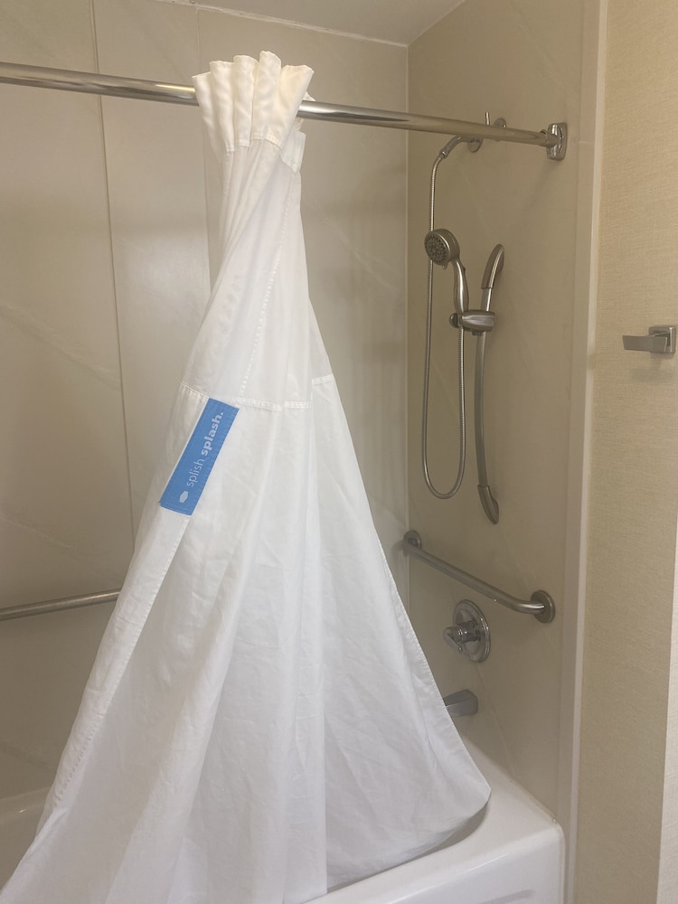 Room, 2 Queen Beds, Non Smoking - Photo 4