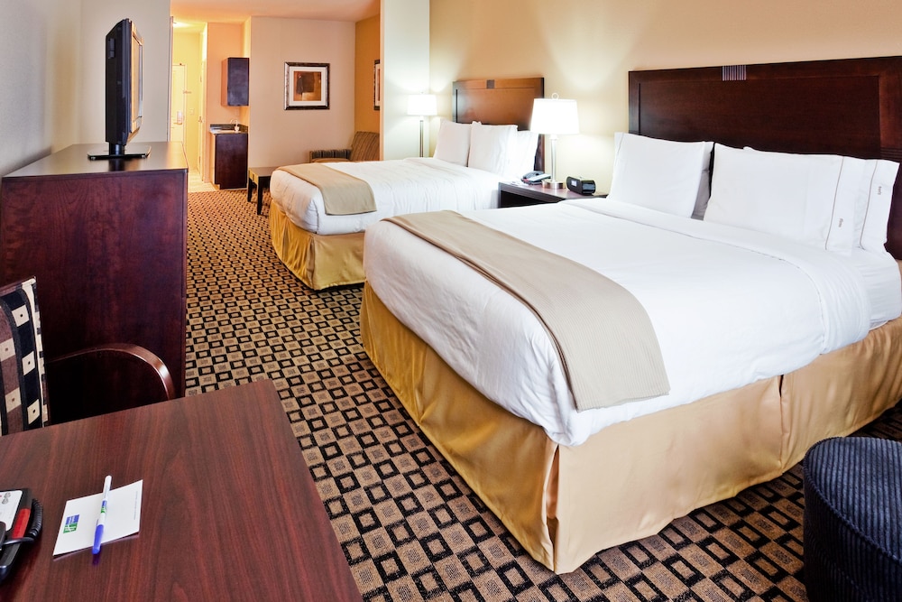 Suite, 2 Queen Beds (Additional Living Area) - Photo 2