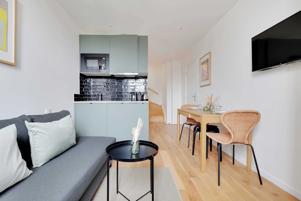 Apartment photo 2