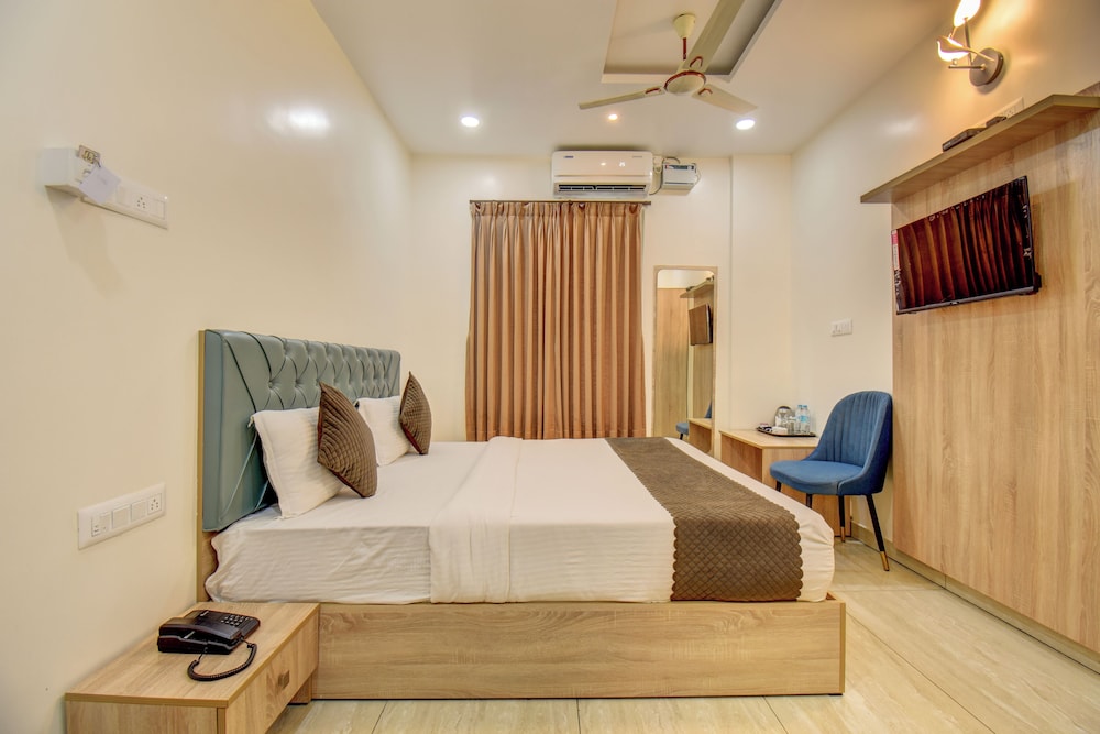 Deluxe Double Room, City View
