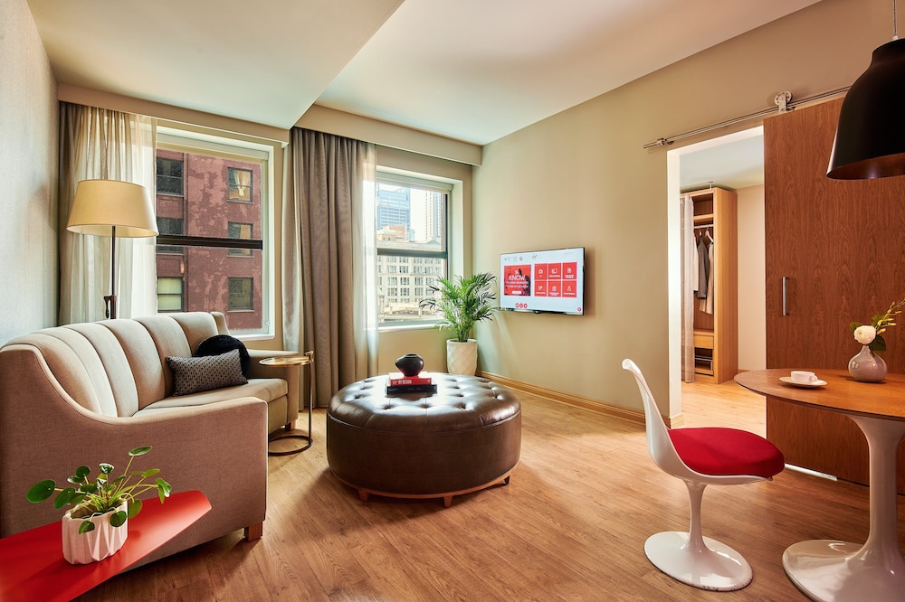 Grand Suite, 1 King Bed, River View photo 2
