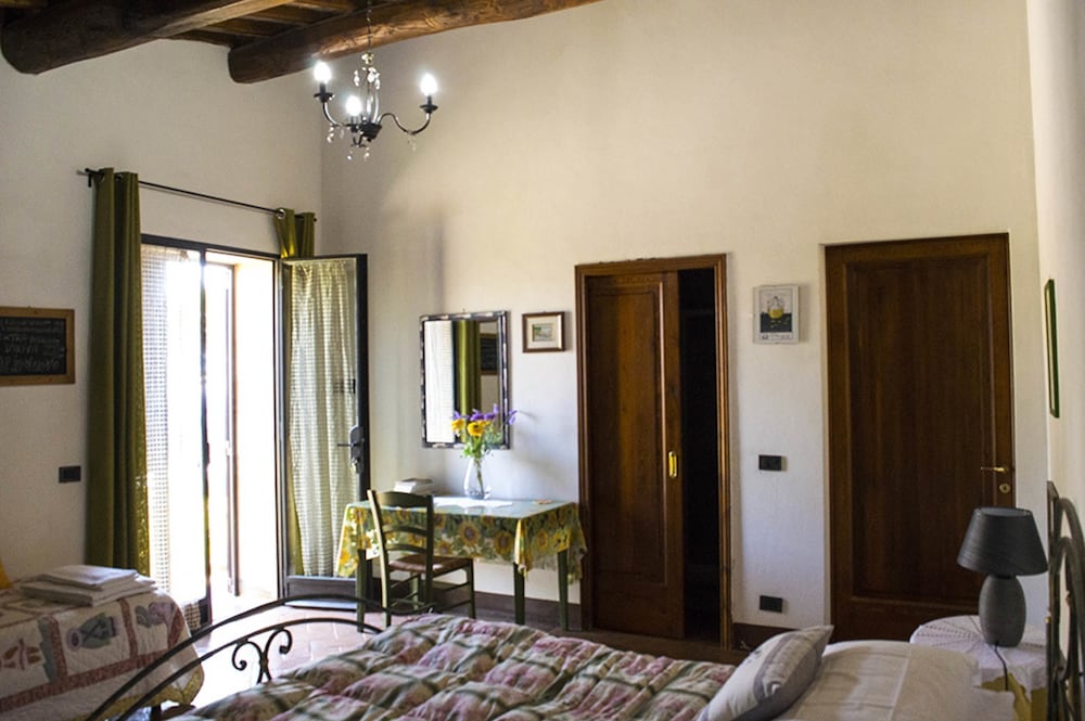 Classic Double Room, Courtyard View photo 3