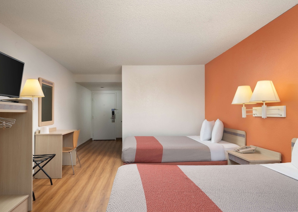 Deluxe Room, 2 Queen Beds, Accessible, Non Smoking photo 2