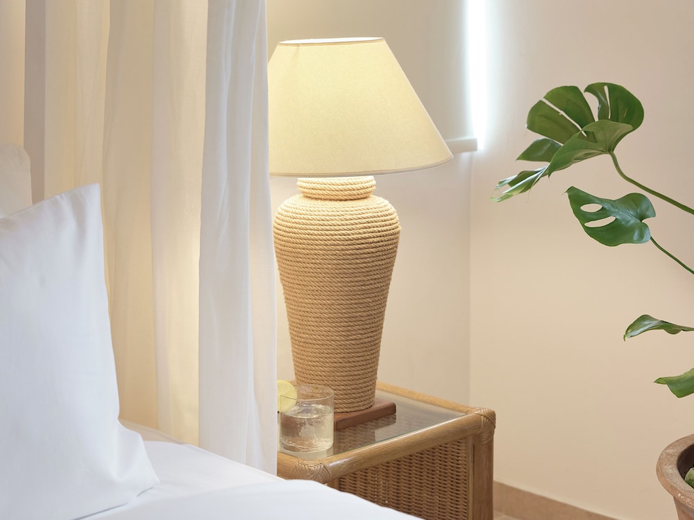 Seafront Junior Suite photo 3