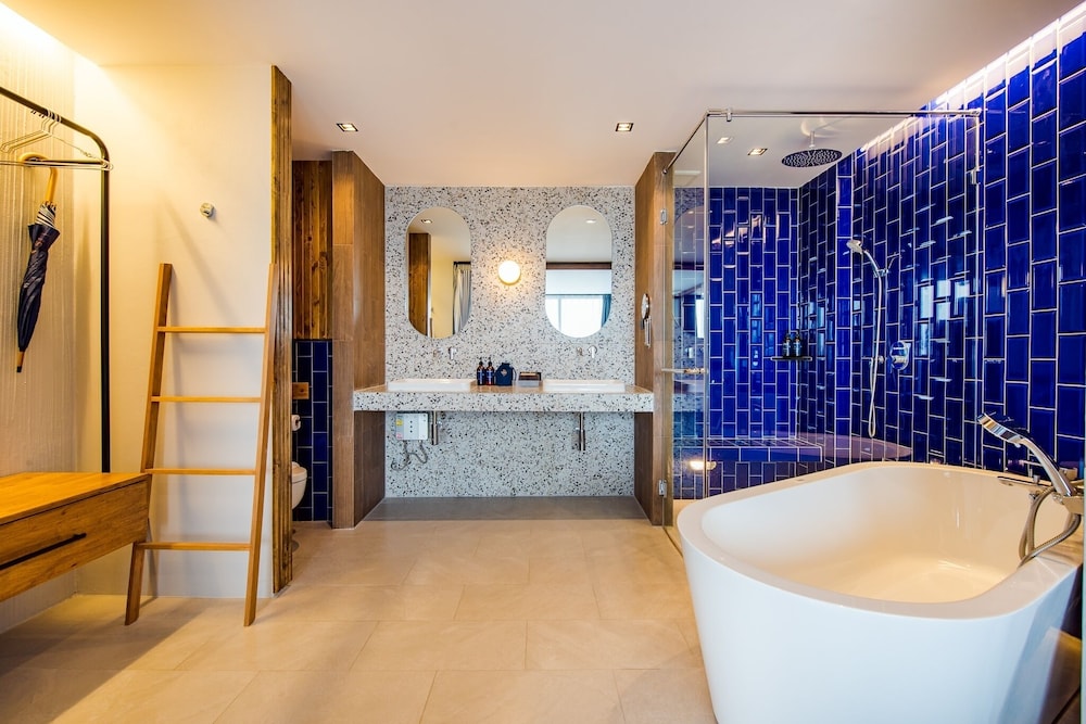 One-Bedroom Suite - Photo 21