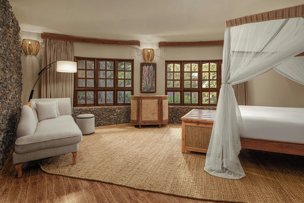 Penthouse, 1 King Bed, Garden View