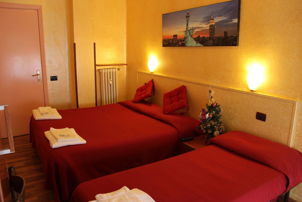 Standard Quadruple Room, Shared Bathroom