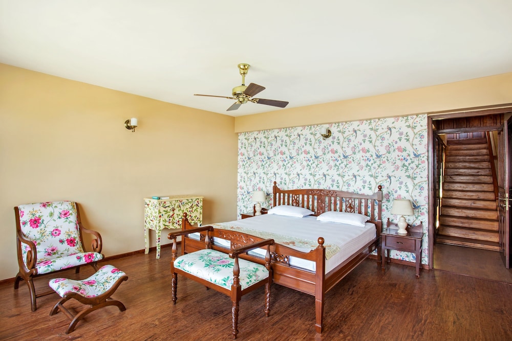 Luxury Double Room, 1 King Bed, Non Smoking, Mountain View photo 1