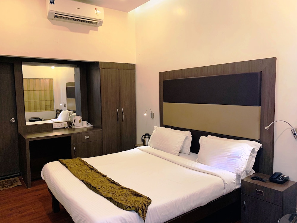 Deluxe Room - Photo 3
