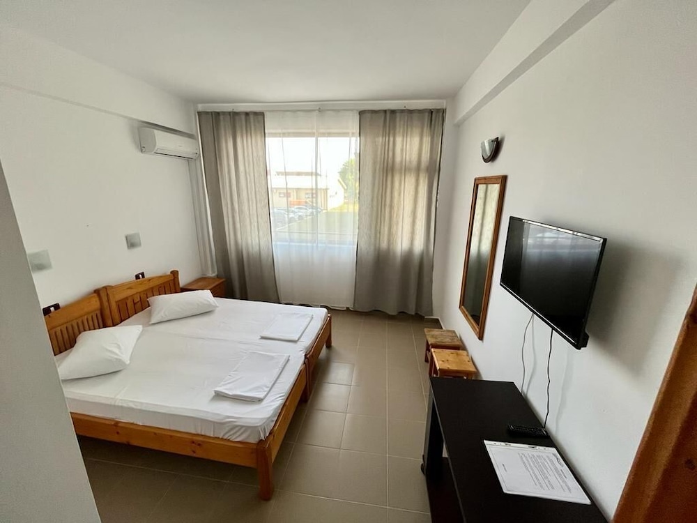 Basic Double or Twin Room photo 3