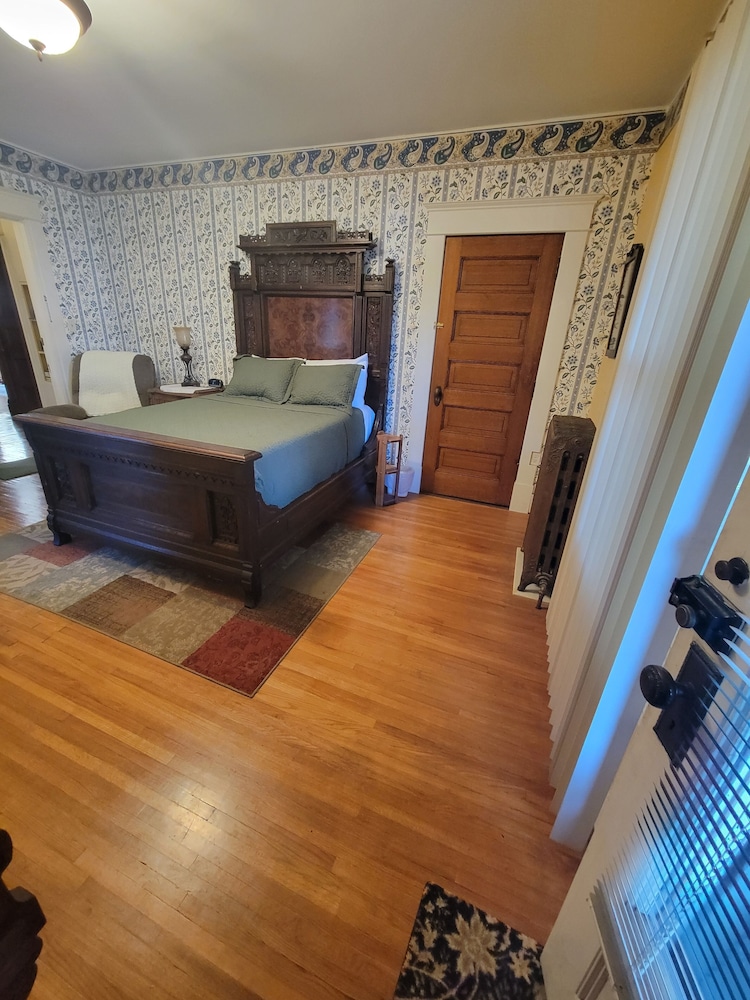 Comfort Suite, Multiple Beds, Private Bathroom, Ground Floor photo 3