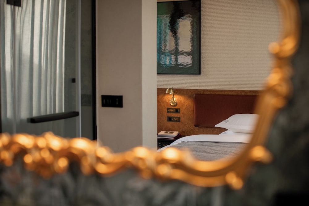 Deluxe Double or Twin Room, Courtyard View