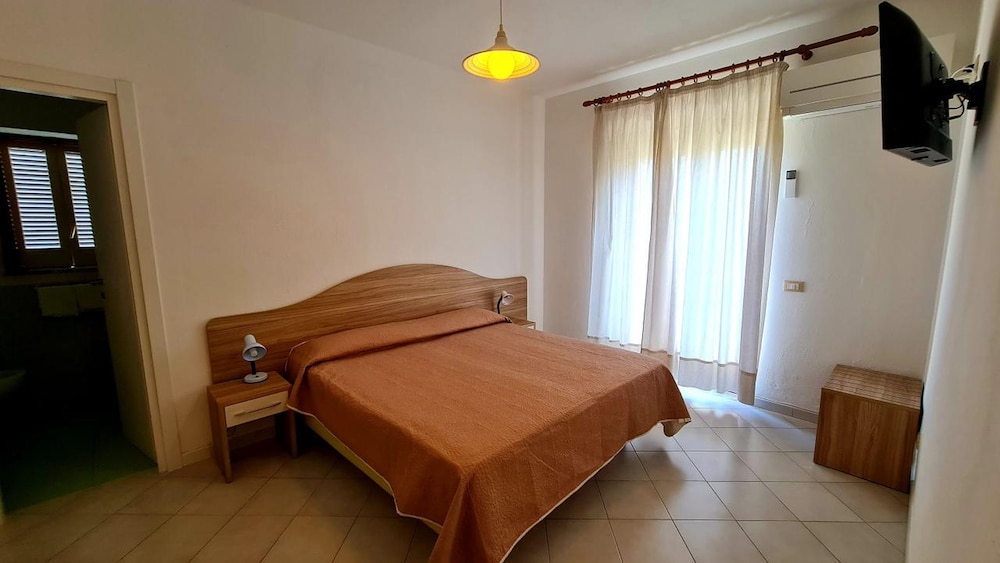 Double or Twin Room photo 1