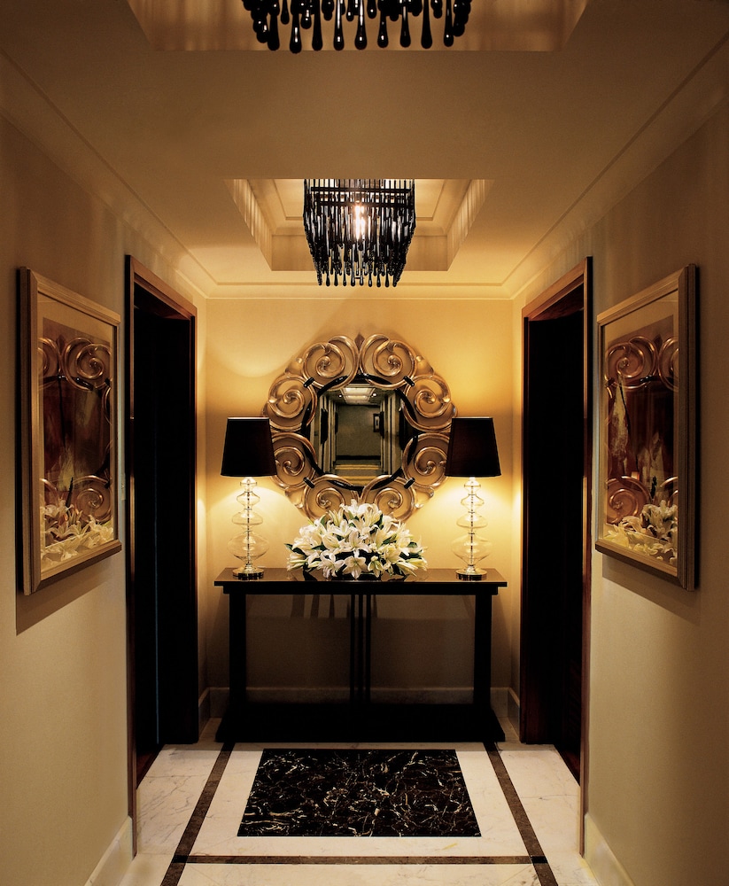 Presidential Suite Forest & Pool View