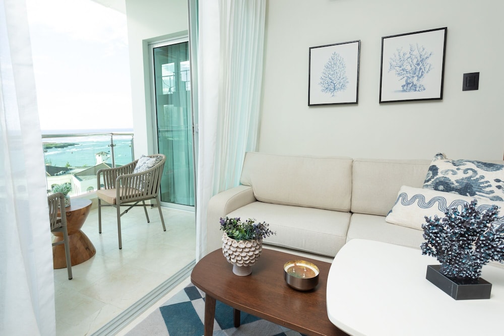 Condominio de lujo, 1 cama king con sofá cama, balcón, vista al mar