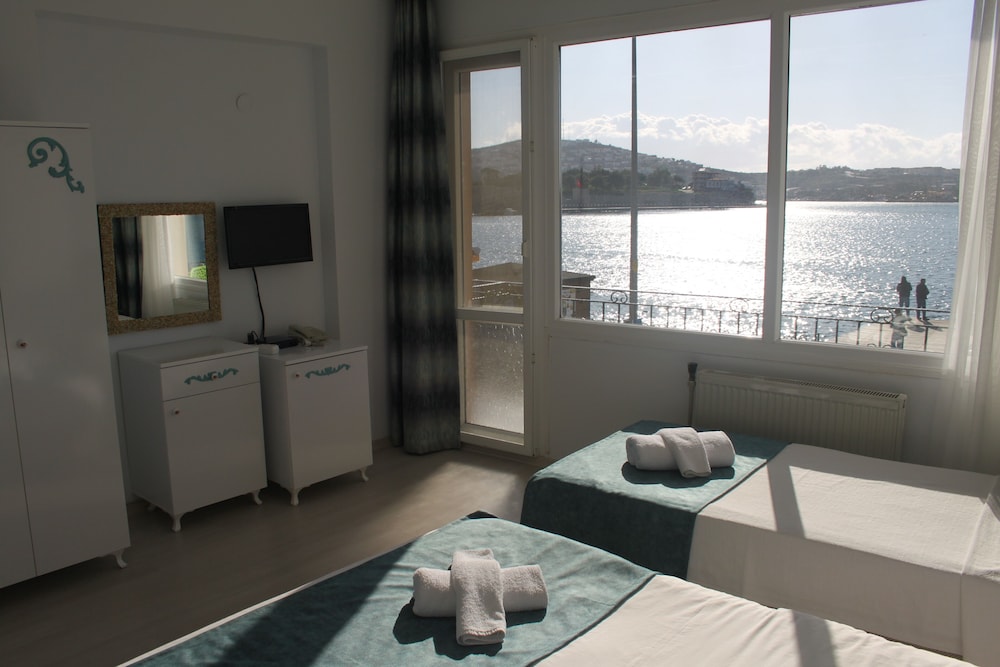 Classic Double Room, Sea View, Sea Facing photo 1