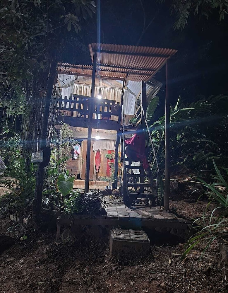 Romantic Tree House photo 2