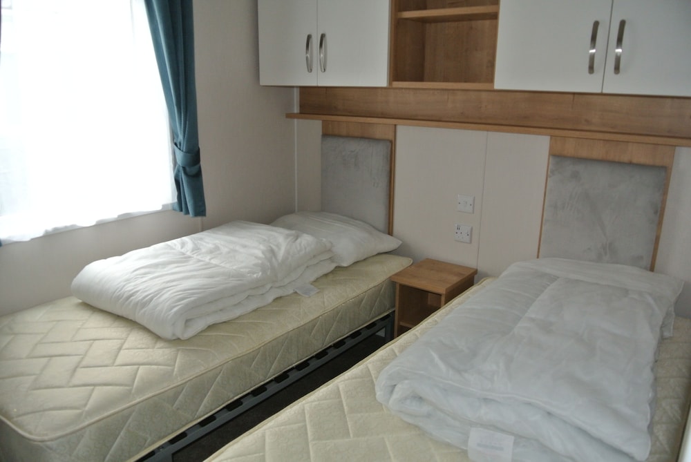 RO25 Luxury Caravan photo 1