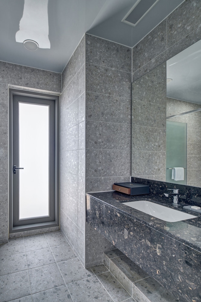 Presidential Spa Suite photo 2