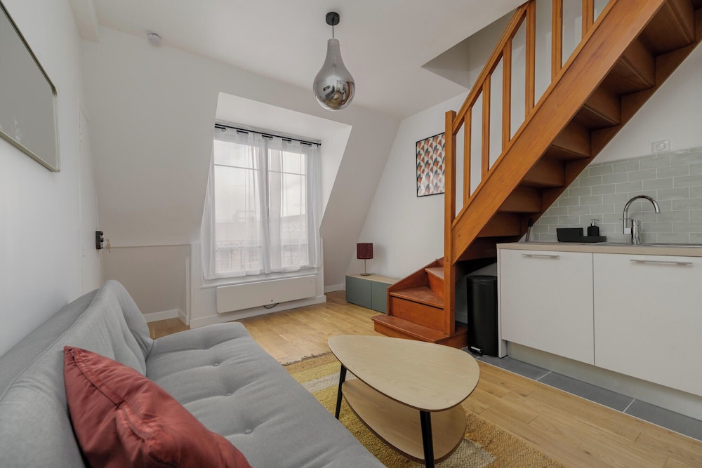 Apartment photo 1