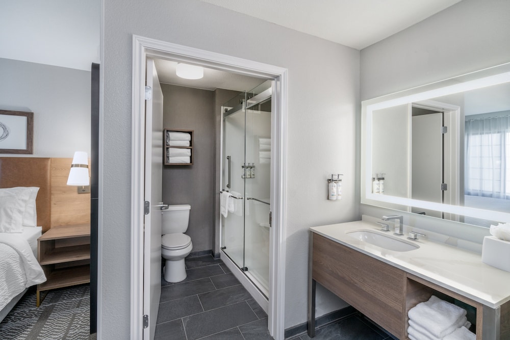 Suite, Multiple Beds, Kitchen