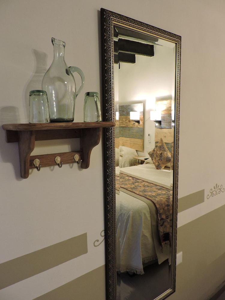 Classic Quadruple Room photo 2