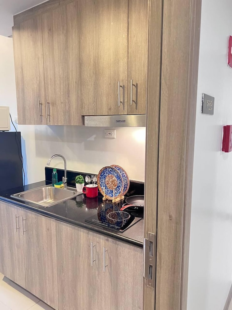 Comfort Condo, 1 Bedroom, Balcony, City View photo 2