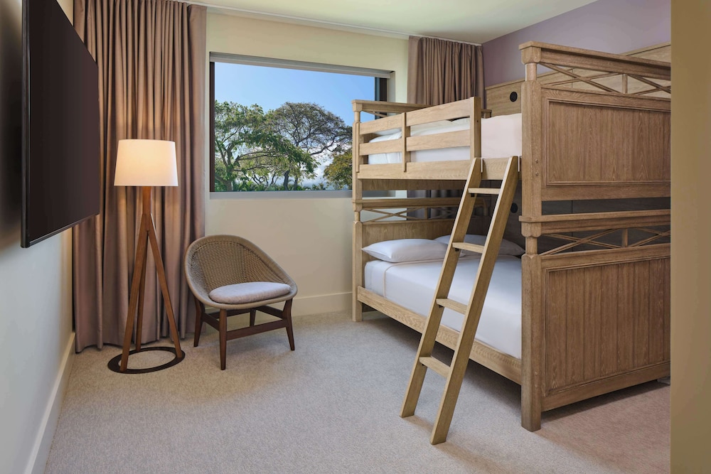 3 Bedroom Ilikai Villa, Garden View (2 Kings And 1 Bunk Bed)