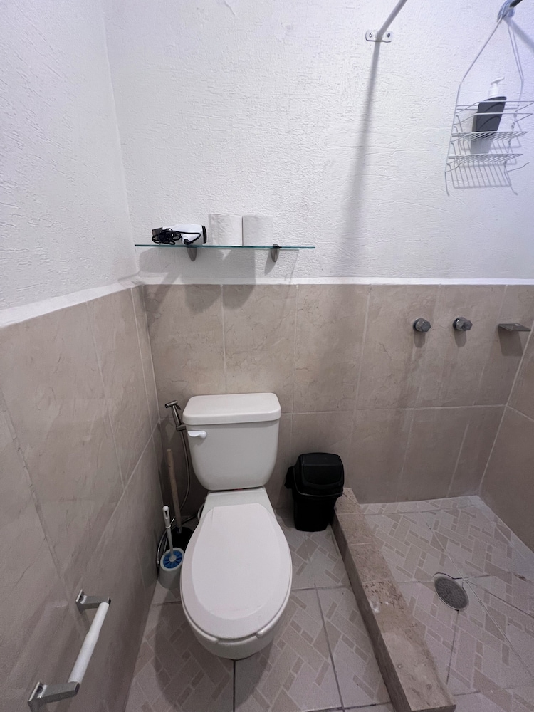 Basic House photo 3
