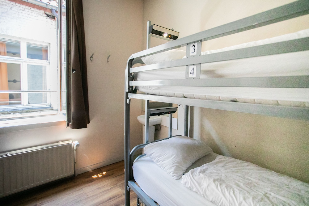Triple Room, Shared Bathroom - Photo 1