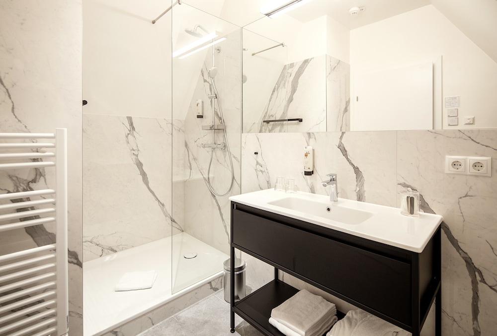 Penthouse Suite - Photo 5
