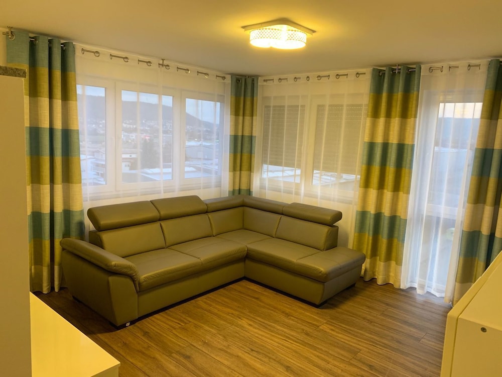 Deluxe Penthouse, 1 Queen Bed with Sofa bed photo 2