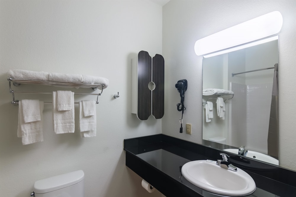 Deluxe Room, 2 Queen Beds, Accessible, Non Smoking photo 3