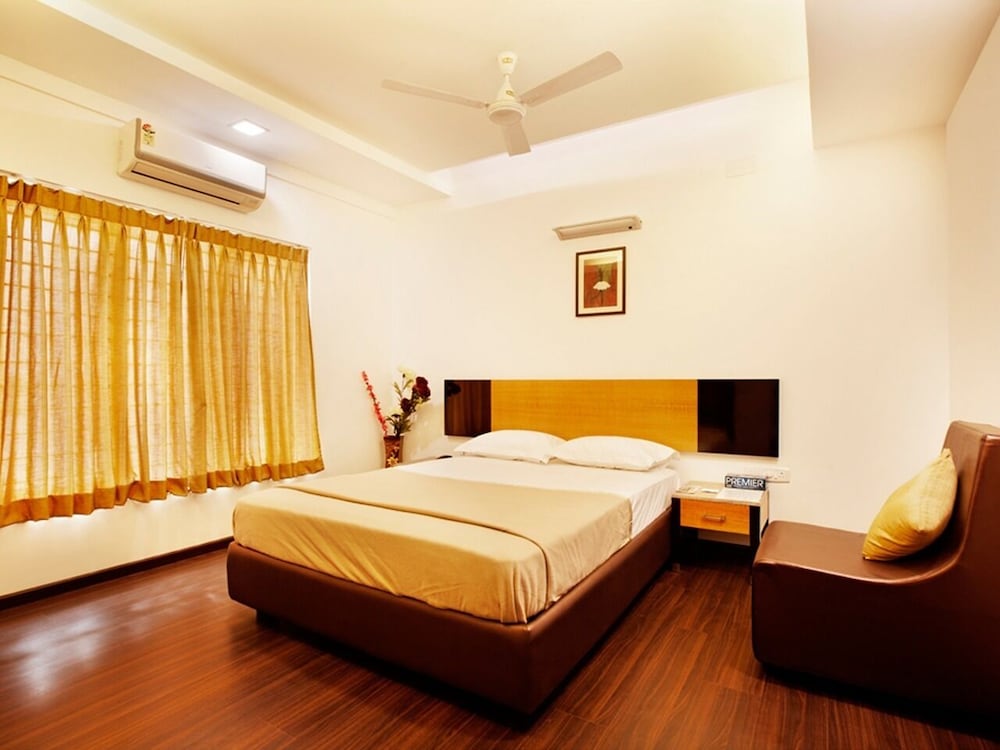 Deluxe Double Room, City View