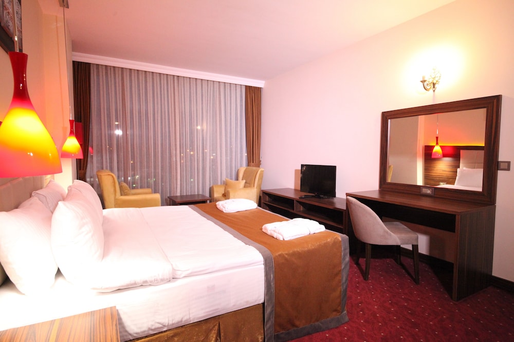 Suite, Jetted Tub photo 1