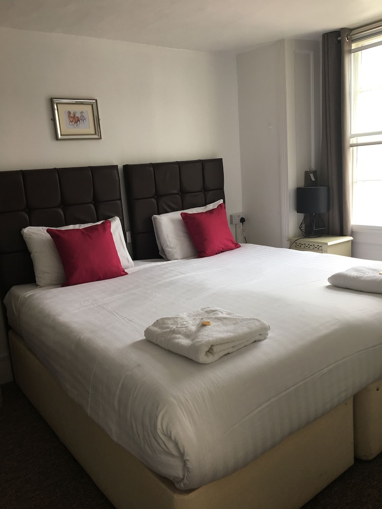Basic Double or Twin Room photo 2