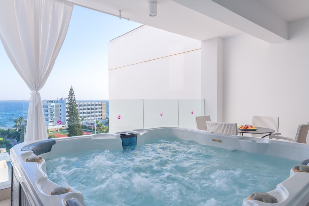 Grand Suite, Sea View - Photo 1