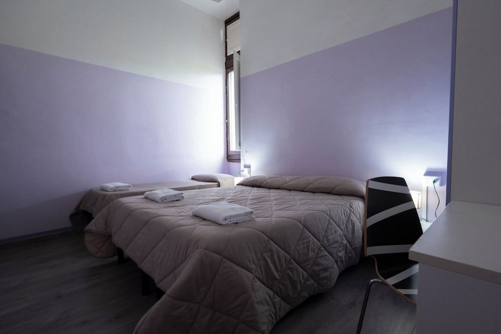 Basic Triple Room, Shared Bathroom - Photo 4