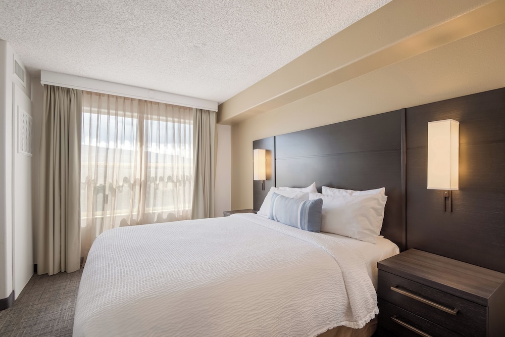 Superior Suite, 1 King Bed with Sofa bed (One Bedroom) photo 1