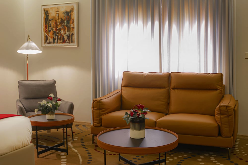 Deluxe Room - Photo 3