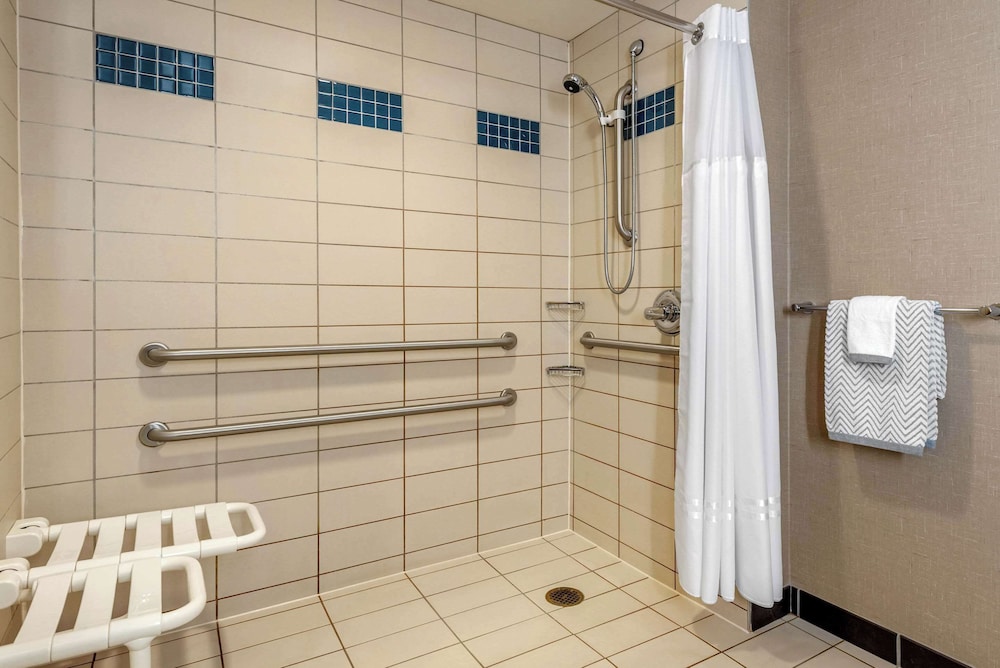 Room, Multiple Beds, Accessible, Non Smoking - Photo 6