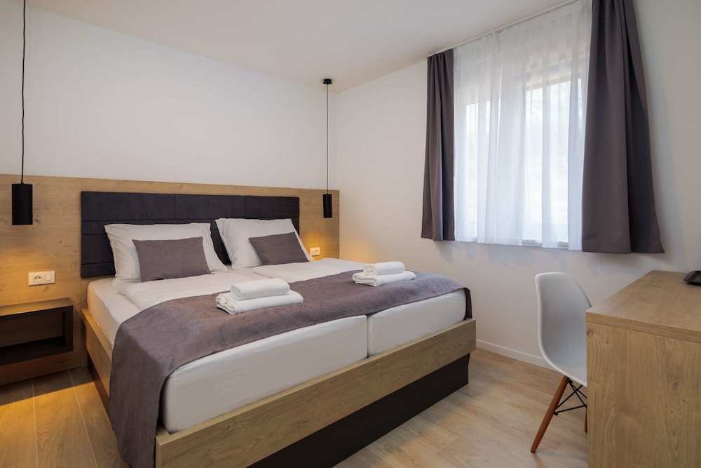Double Room, Mountain View