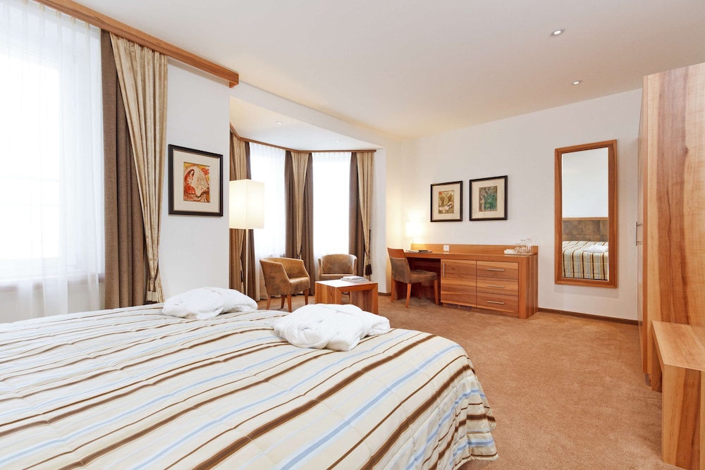 Deluxe Room - Photo 3