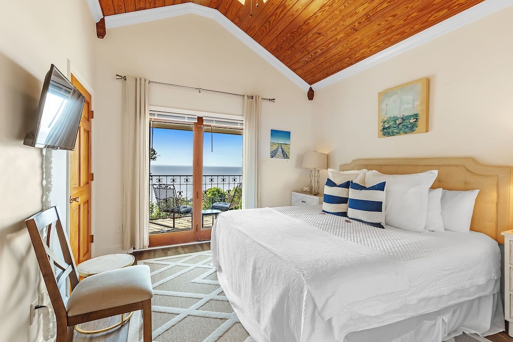 Azalea Luxury Suite, 2 Bedrooms, Bay View photo 3