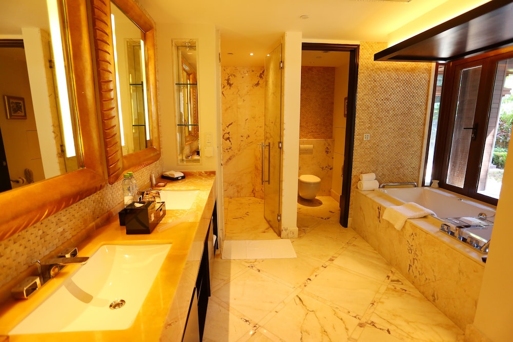 Villa, 1 Bedroom, Poolside - Photo 9