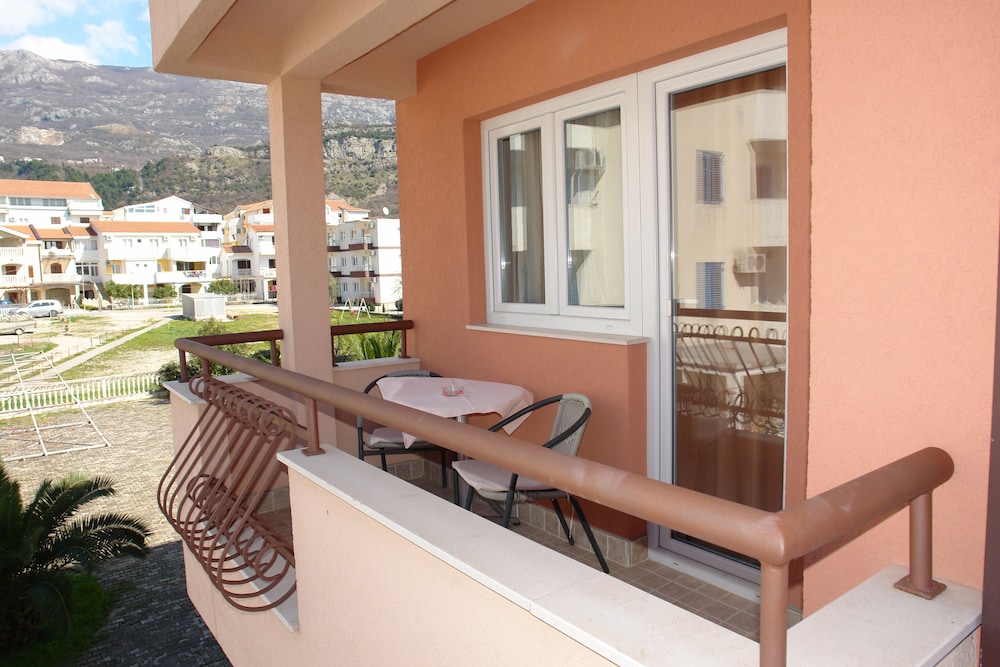 Triple Room, Balcony photo 2